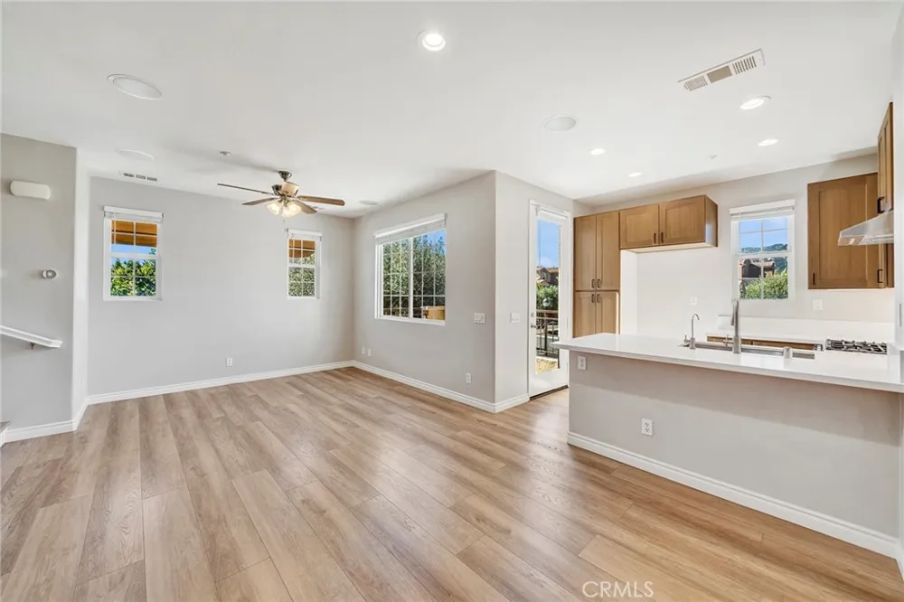 44940 Honey Locust Temecula, CA 92592