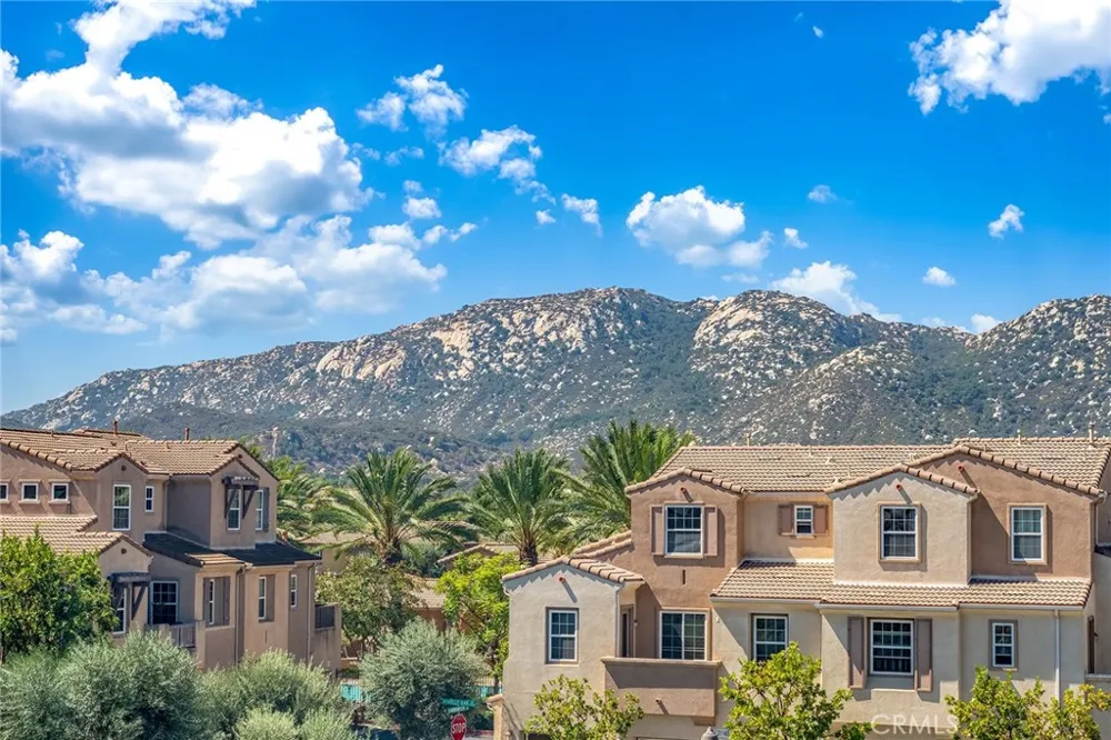 44940 Honey Locust Temecula, CA 92592
