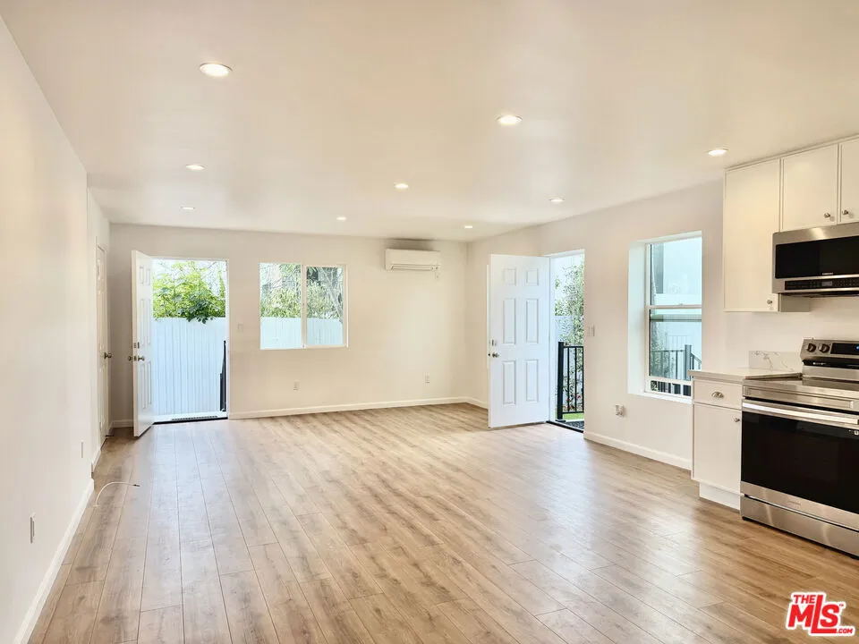 384 Hargrave Street #1/2 Inglewood, CA 90302