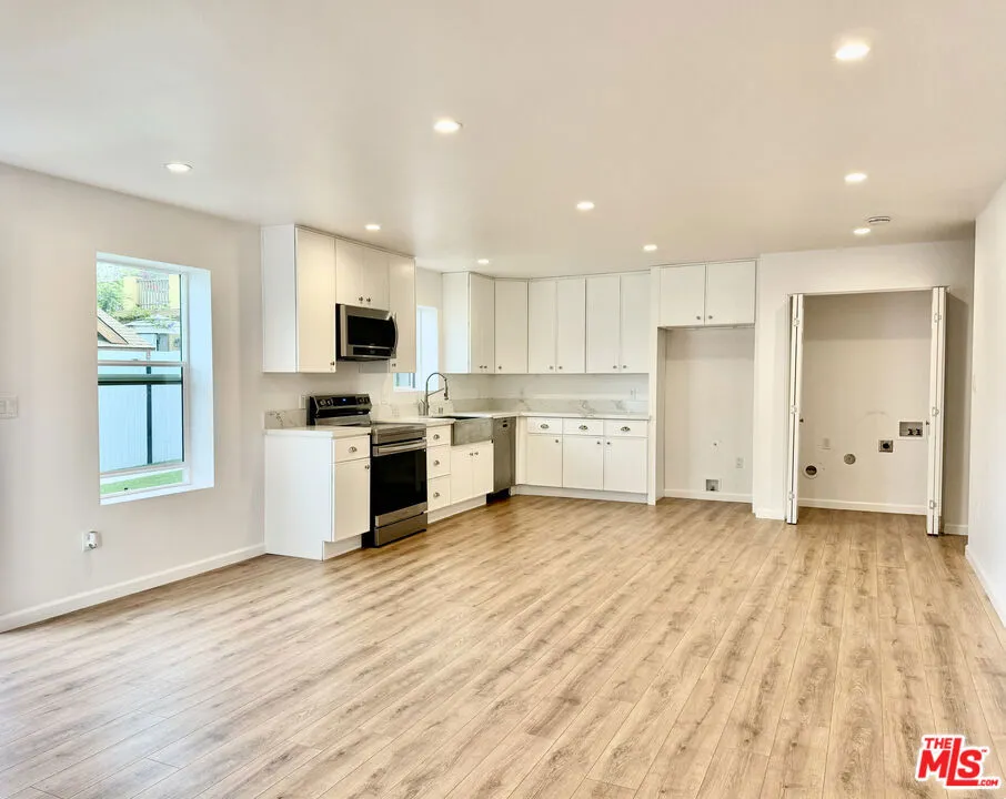 384 Hargrave Street #1/2 Inglewood, CA 90302
