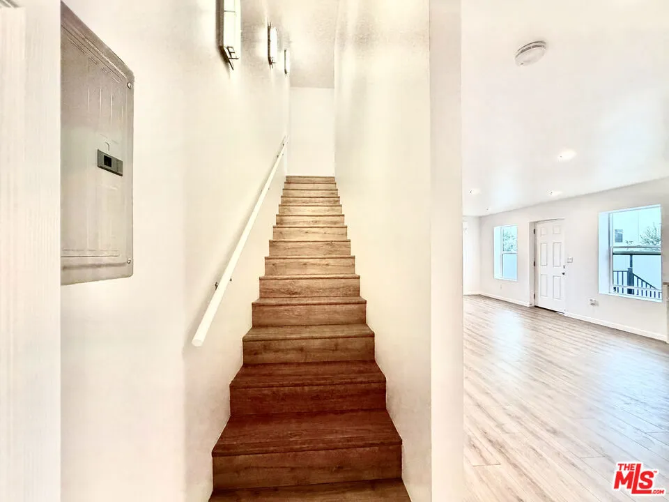 384 Hargrave Street #1/2 Inglewood, CA 90302