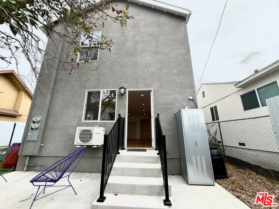 384 Hargrave Street #1/2 Inglewood, CA 90302