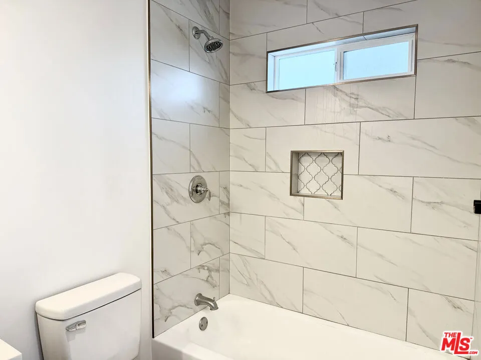 384 Hargrave Street #1/2 Inglewood, CA 90302