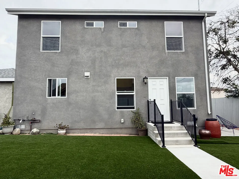 384 Hargrave Street #1/2 Inglewood, CA 90302
