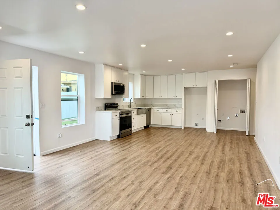384 Hargrave Street #1/2 Inglewood, CA 90302