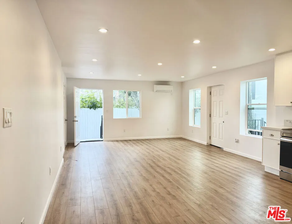 384 Hargrave Street #1/2 Inglewood, CA 90302