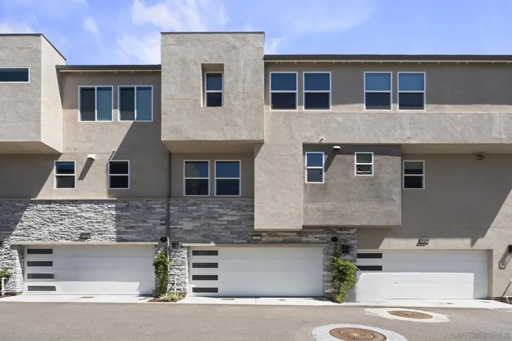 10403 Adamson San Diego, CA 92126