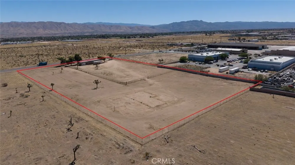 9989 E AVENUE Hesperia, CA 92345