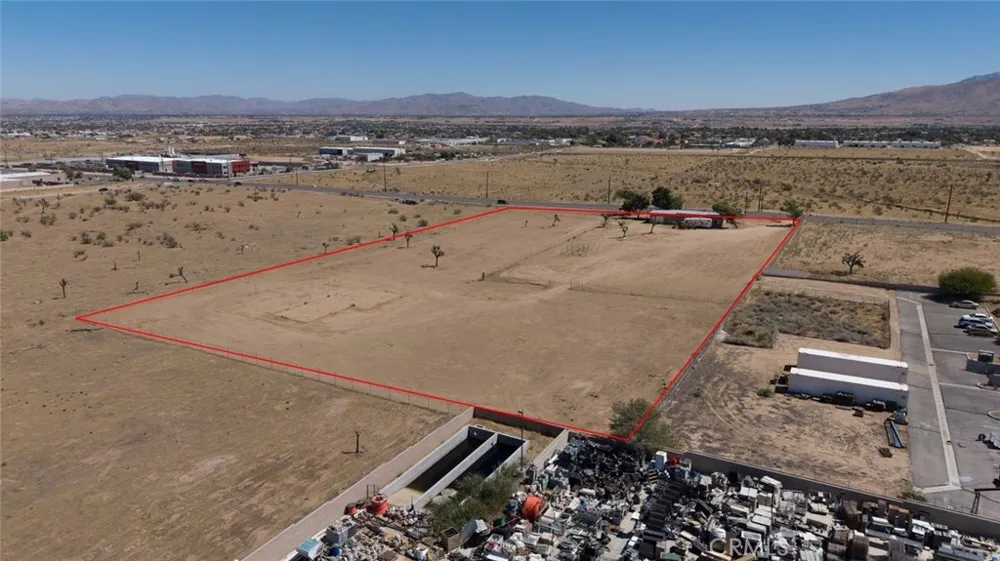 9989 E AVENUE Hesperia, CA 92345