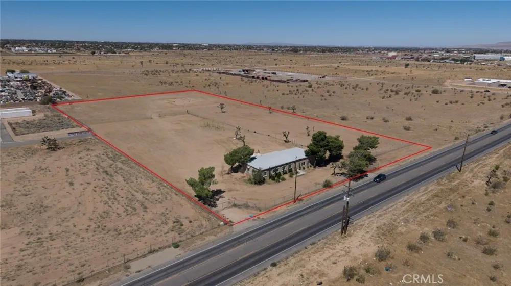 9989 E AVENUE Hesperia, CA 92345