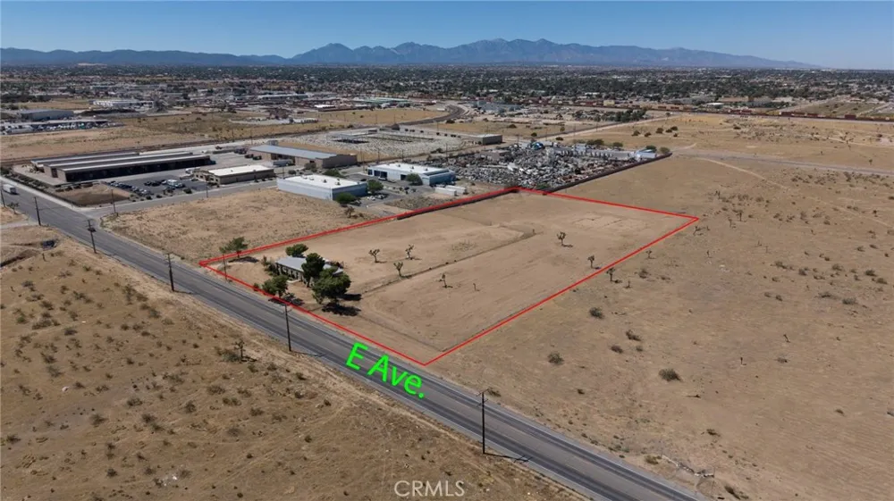 9989 E AVENUE Hesperia, CA 92345