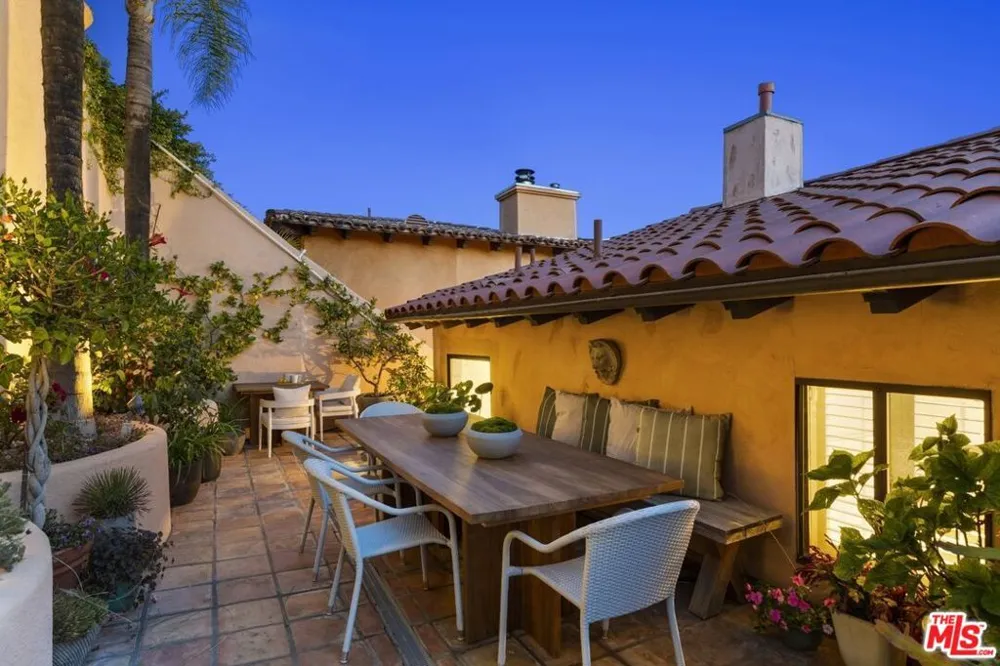 6383 Quebec Drive Los Angeles, CA 90068