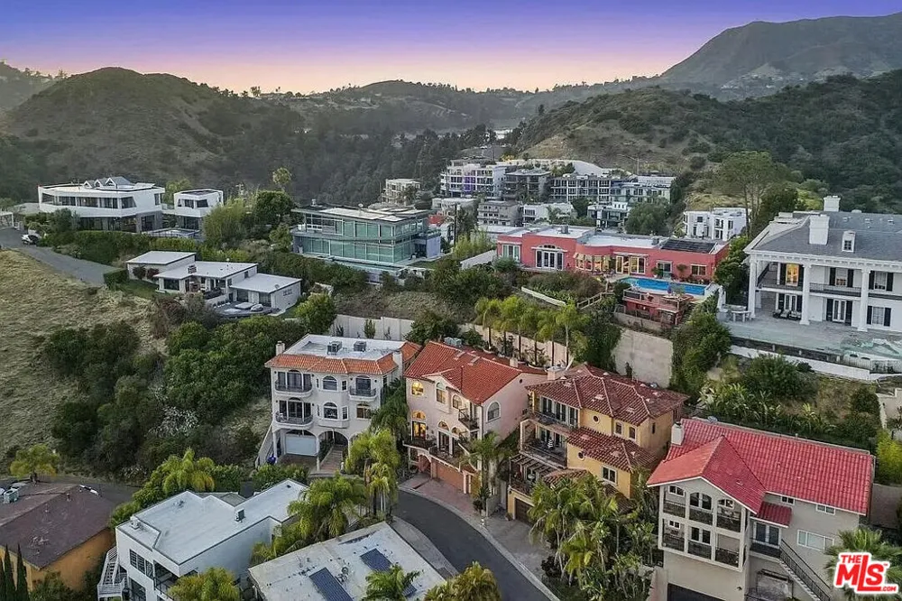 6383 Quebec Drive Los Angeles, CA 90068