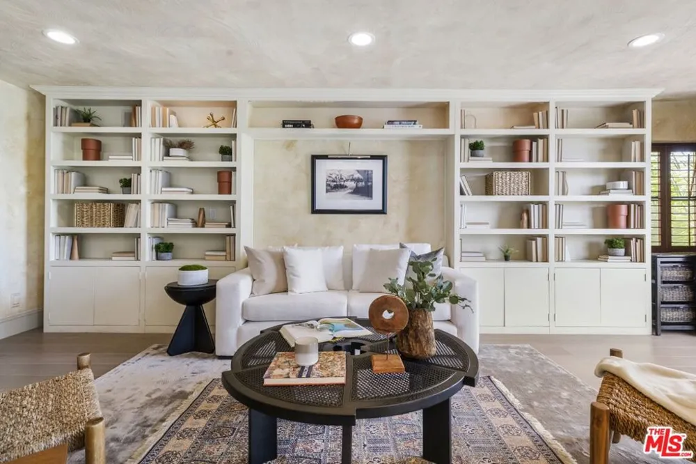 6383 Quebec Drive Los Angeles, CA 90068