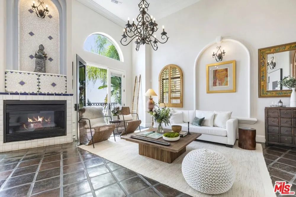 6383 Quebec Drive Los Angeles, CA 90068