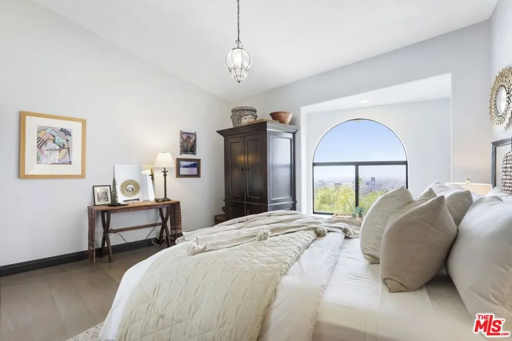 6383 Quebec Drive Los Angeles, CA 90068