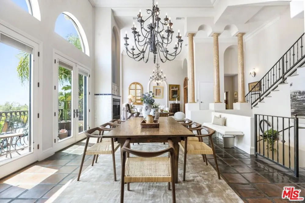 6383 Quebec Drive Los Angeles, CA 90068