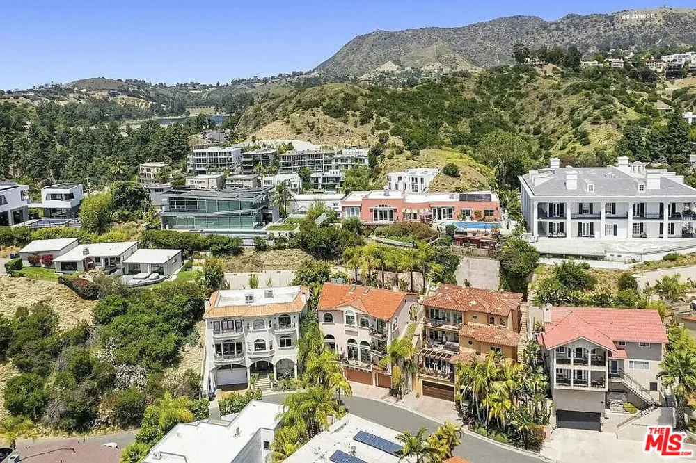 6383 Quebec Drive Los Angeles, CA 90068