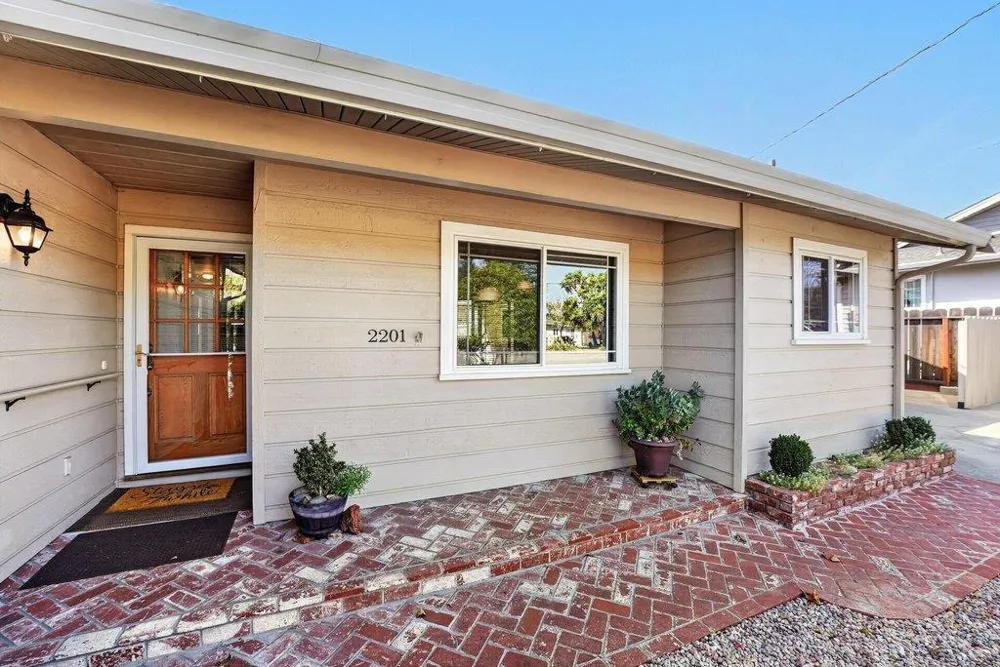 2201 40th Avenue Santa Cruz, CA 95062