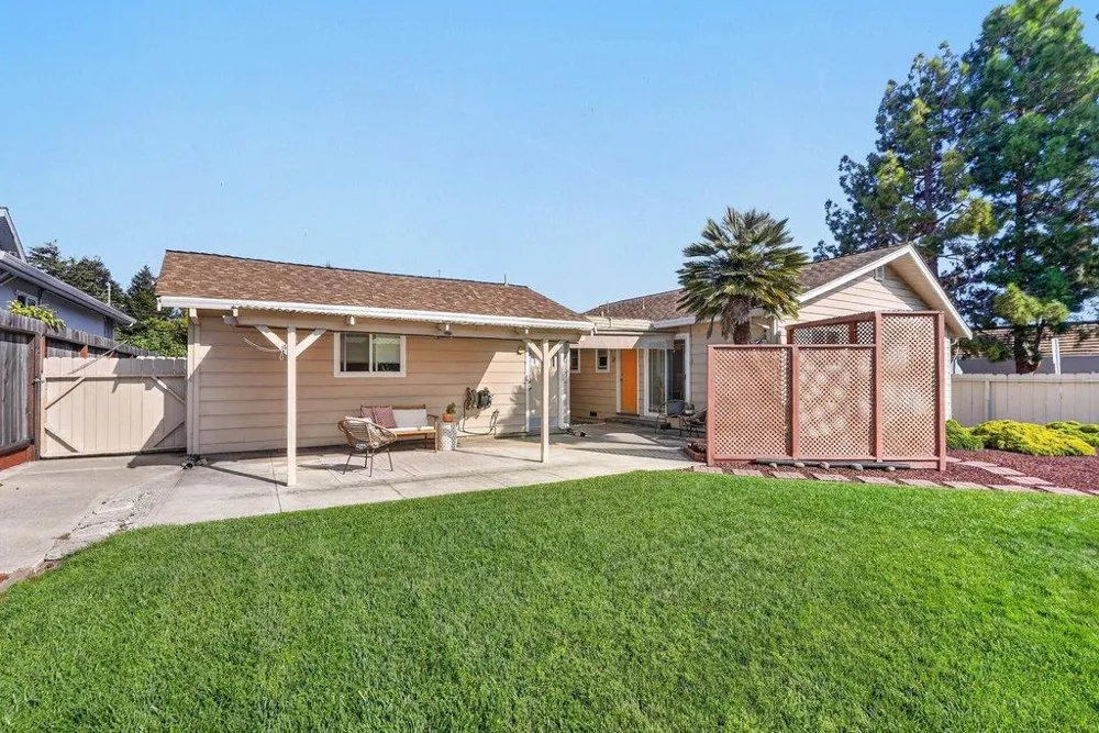 2201 40th Avenue Santa Cruz, CA 95062