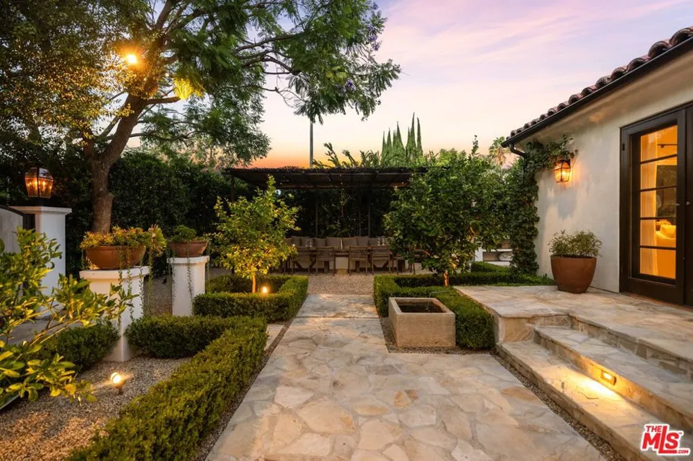465 Westmount Drive West Hollywood, CA 90048