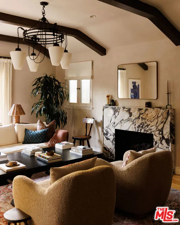 465 Westmount Drive West Hollywood, CA 90048