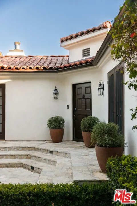 465 Westmount Drive West Hollywood, CA 90048