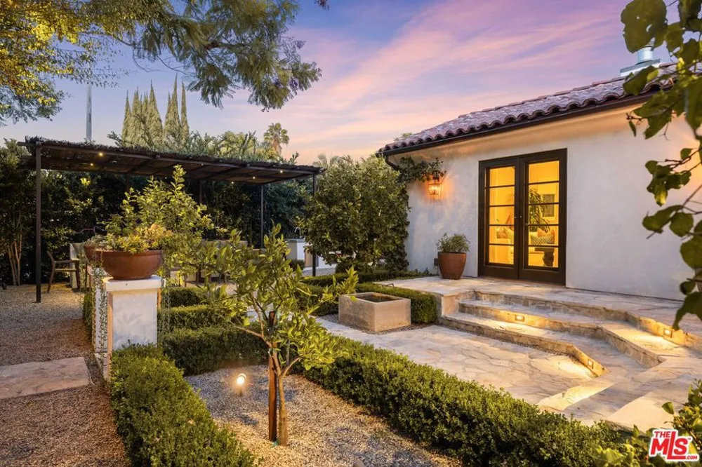 465 Westmount Drive West Hollywood, CA 90048