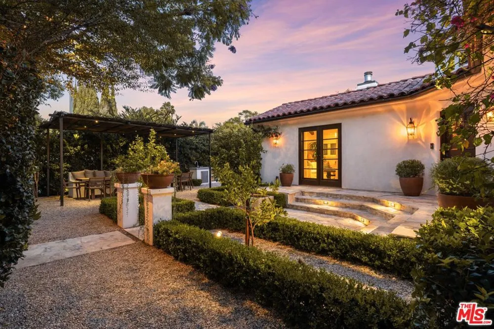 465 Westmount Drive West Hollywood, CA 90048