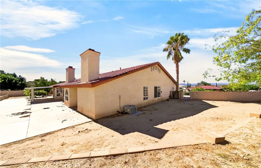 13573 Sunset Drive Apple Valley, CA 92308