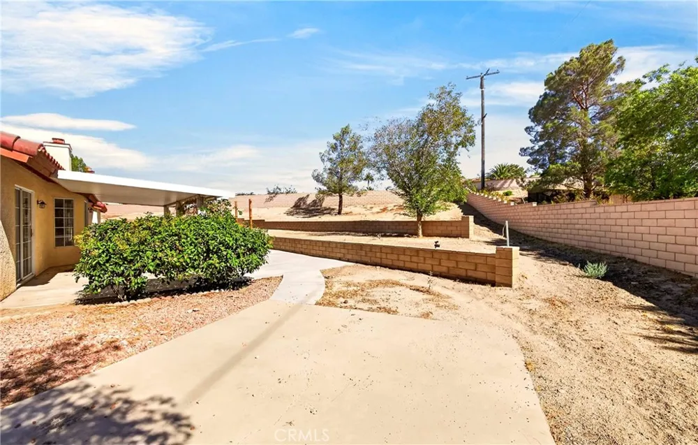 13573 Sunset Drive Apple Valley, CA 92308