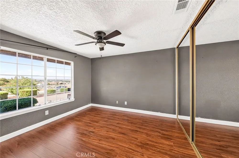 13573 Sunset Drive Apple Valley, CA 92308