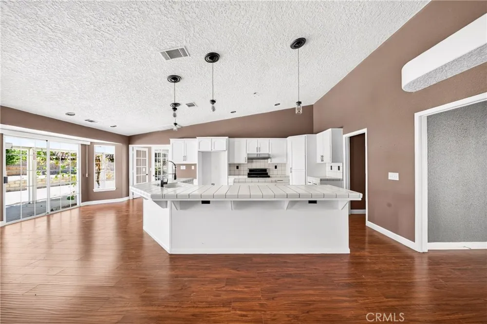 13573 Sunset Drive Apple Valley, CA 92308