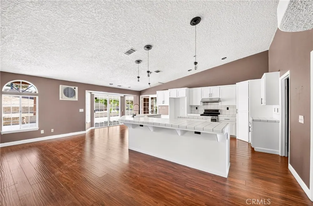 13573 Sunset Drive Apple Valley, CA 92308