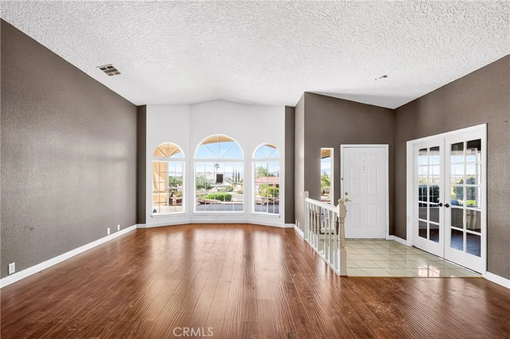 13573 Sunset Drive Apple Valley, CA 92308