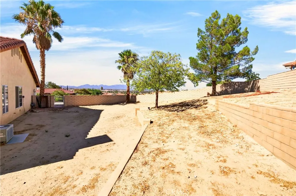 13573 Sunset Drive Apple Valley, CA 92308