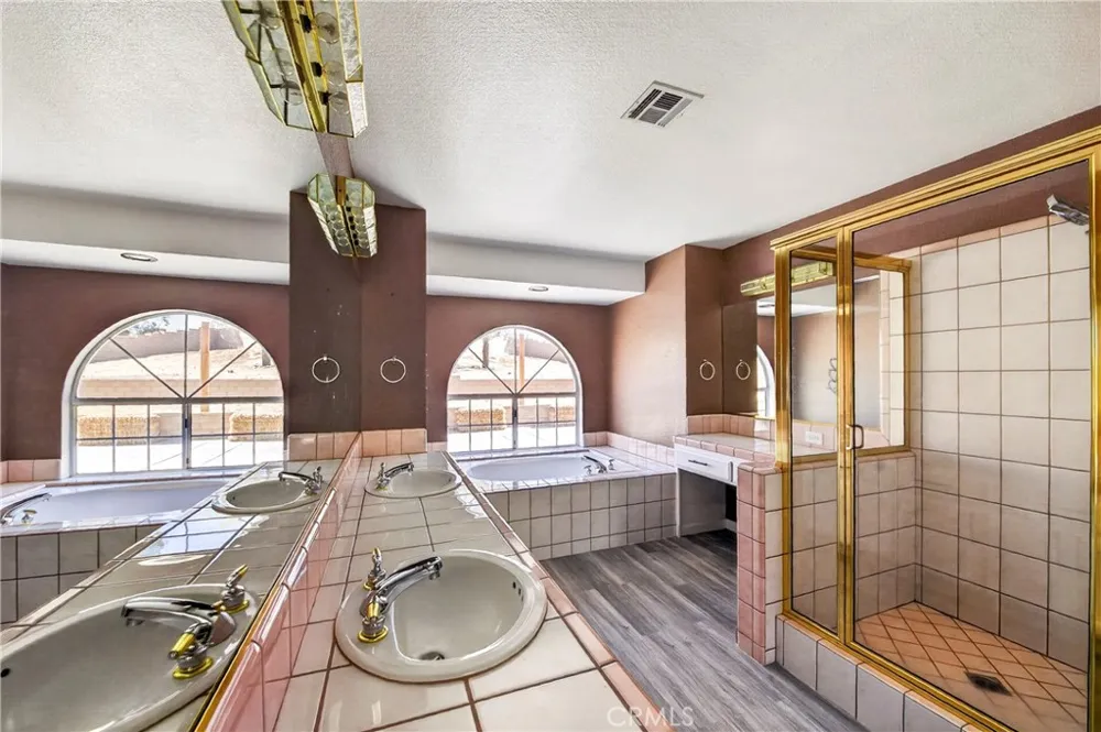 13573 Sunset Drive Apple Valley, CA 92308