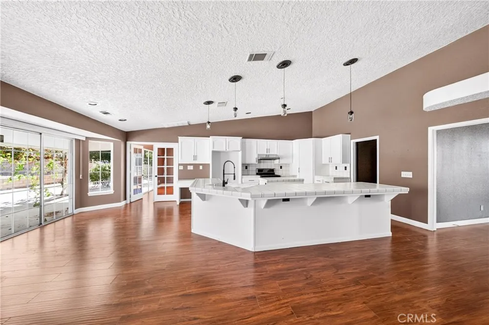 13573 Sunset Drive Apple Valley, CA 92308