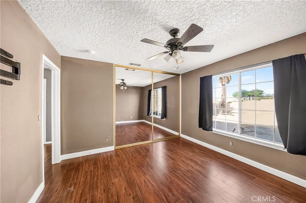 13573 Sunset Drive Apple Valley, CA 92308
