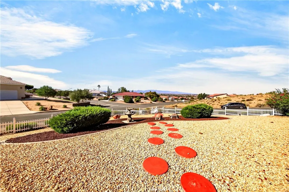 13573 Sunset Drive Apple Valley, CA 92308