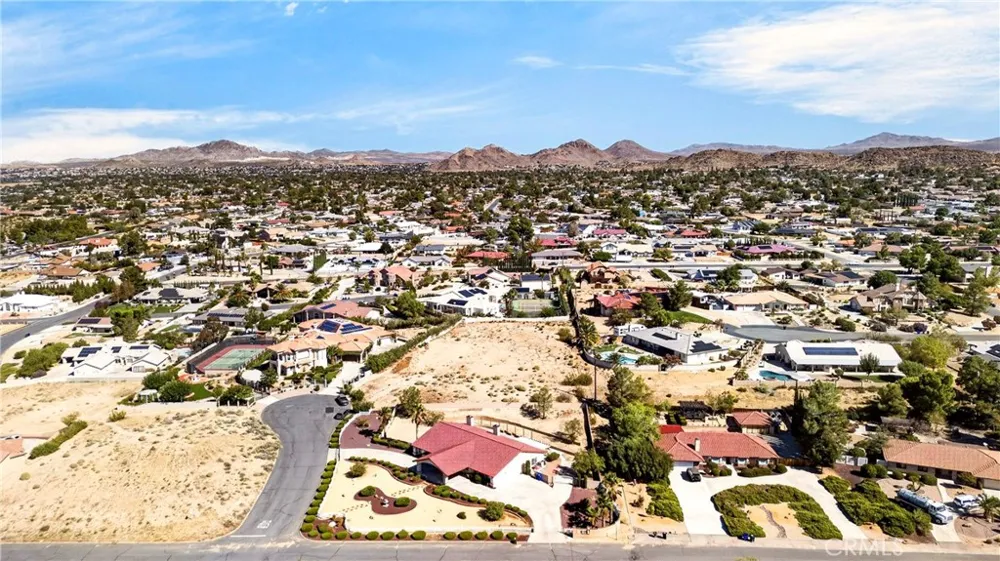 13573 Sunset Drive Apple Valley, CA 92308