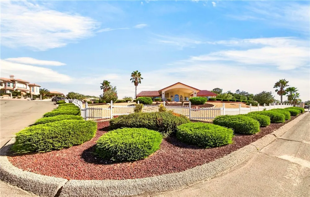 13573 Sunset Drive Apple Valley, CA 92308