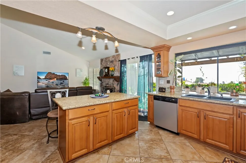 1082 23rd St Upland, CA 91784