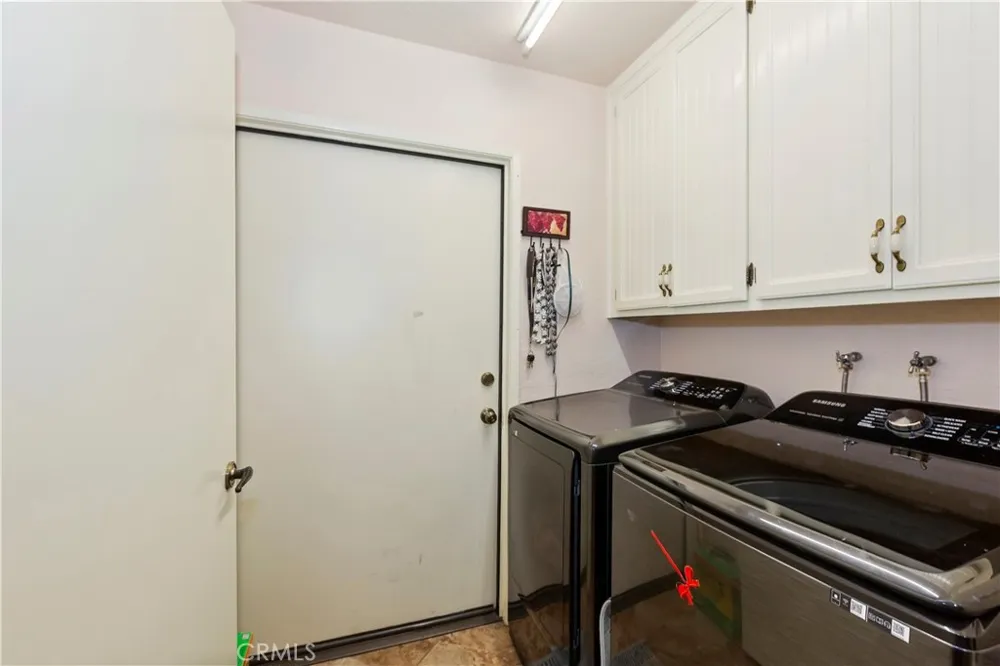 1082 23rd St Upland, CA 91784