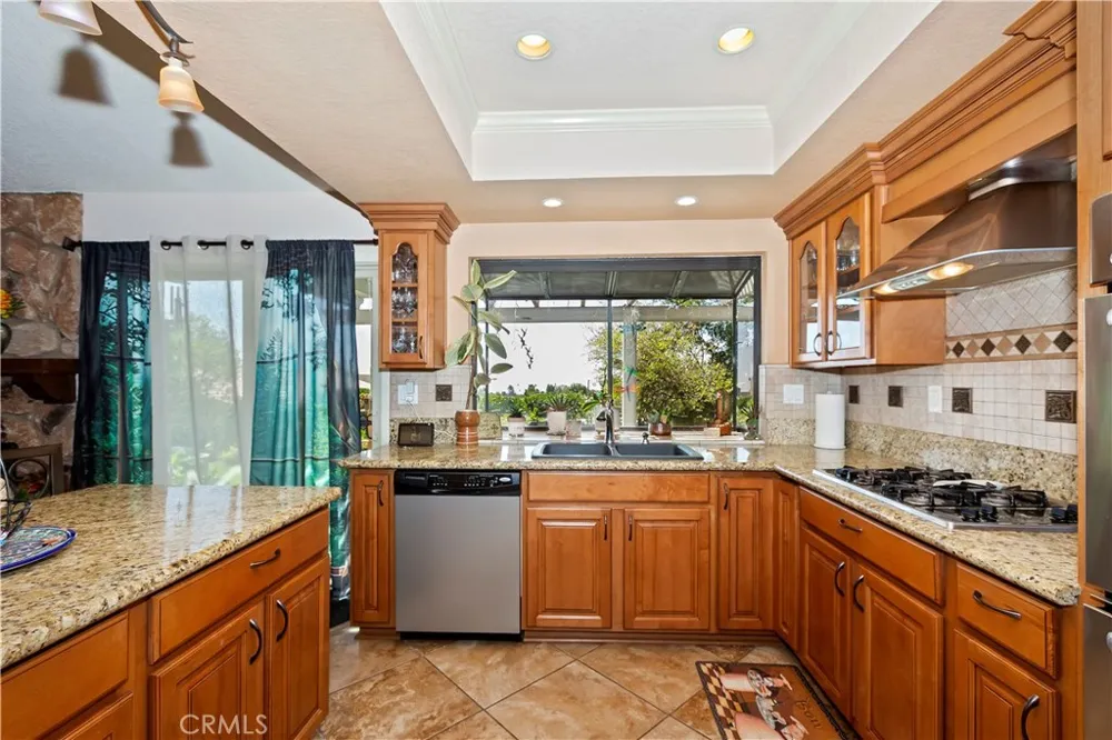 1082 23rd St Upland, CA 91784