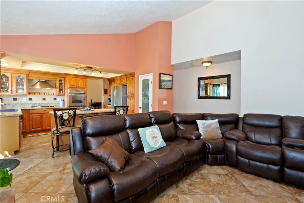 1082 23rd St Upland, CA 91784