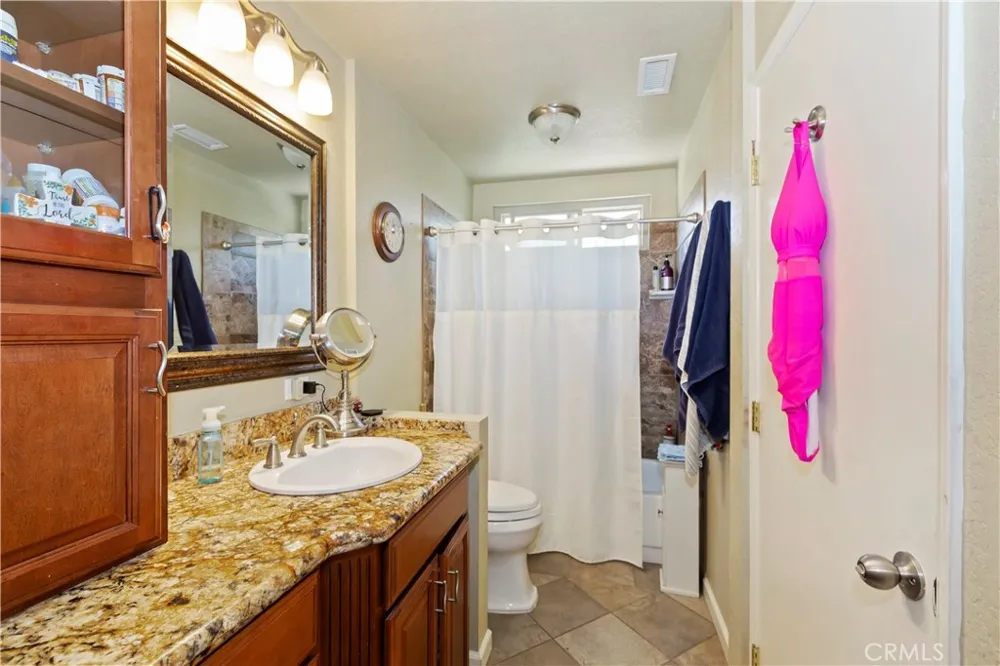 1082 23rd St Upland, CA 91784