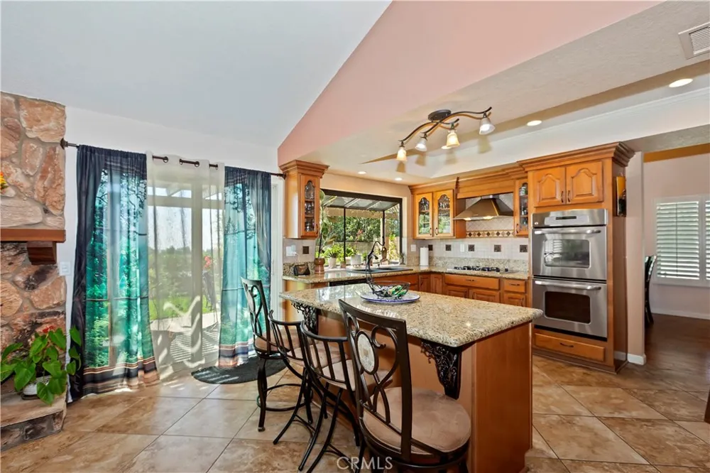 1082 23rd St Upland, CA 91784