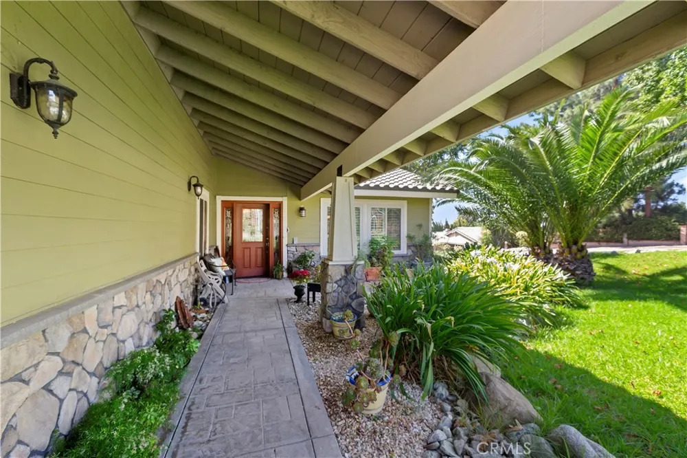 1082 23rd St Upland, CA 91784