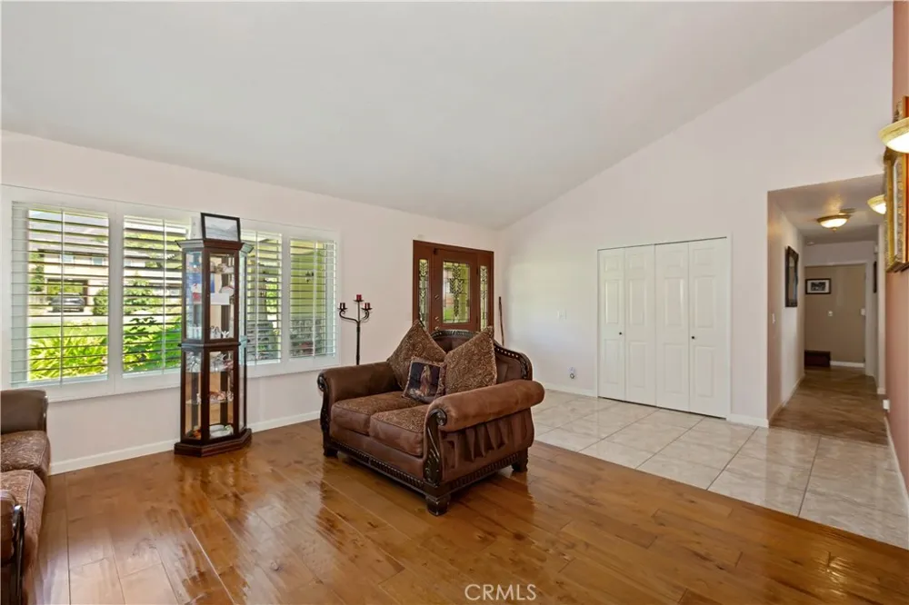 1082 23rd St Upland, CA 91784